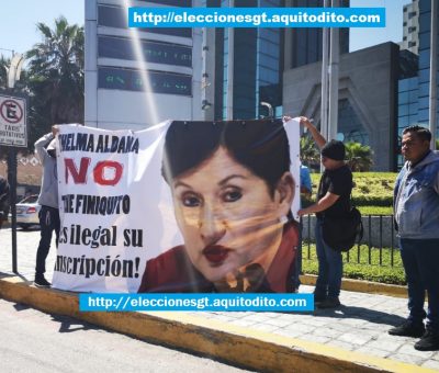 Grupo de Manifestantes Rechaza la proclamación de Thelma Aldana con el Movimiento Semilla