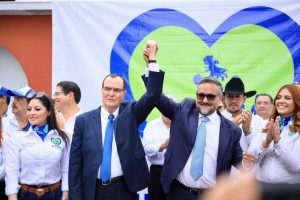 partido político MI FAMILIA proclamó a su binomio presidencial integrado por Julio Rivera Clavería presidenciable y José Urrutia vice presidenciable.