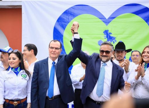 partido político MI FAMILIA proclamó a su binomio presidencial integrado por Julio Rivera Clavería presidenciable y José Urrutia vice presidenciable.